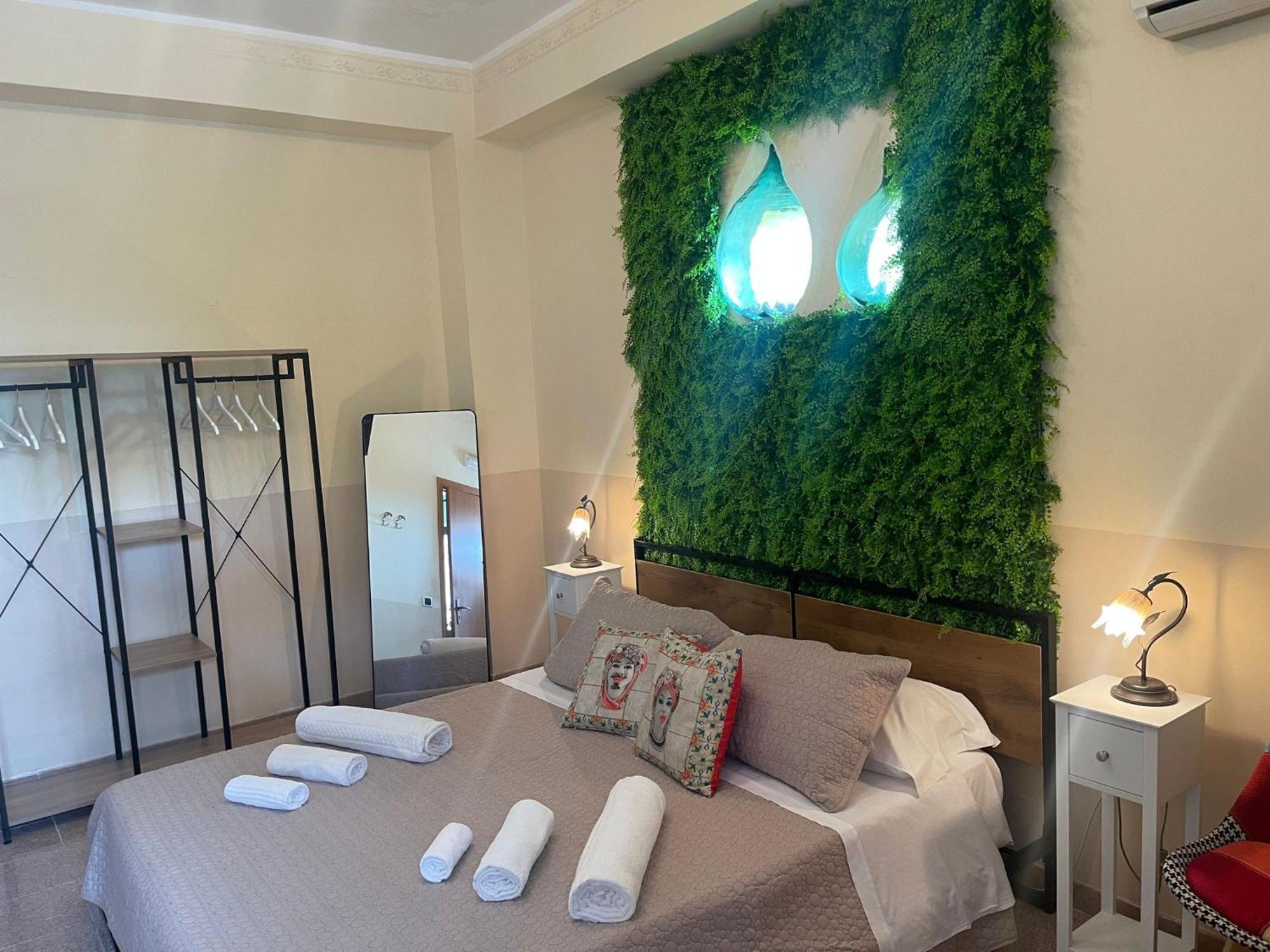 カラタビアーノ Bed And Relax-Il Maniero Bed & Breakfast エクステリア 写真