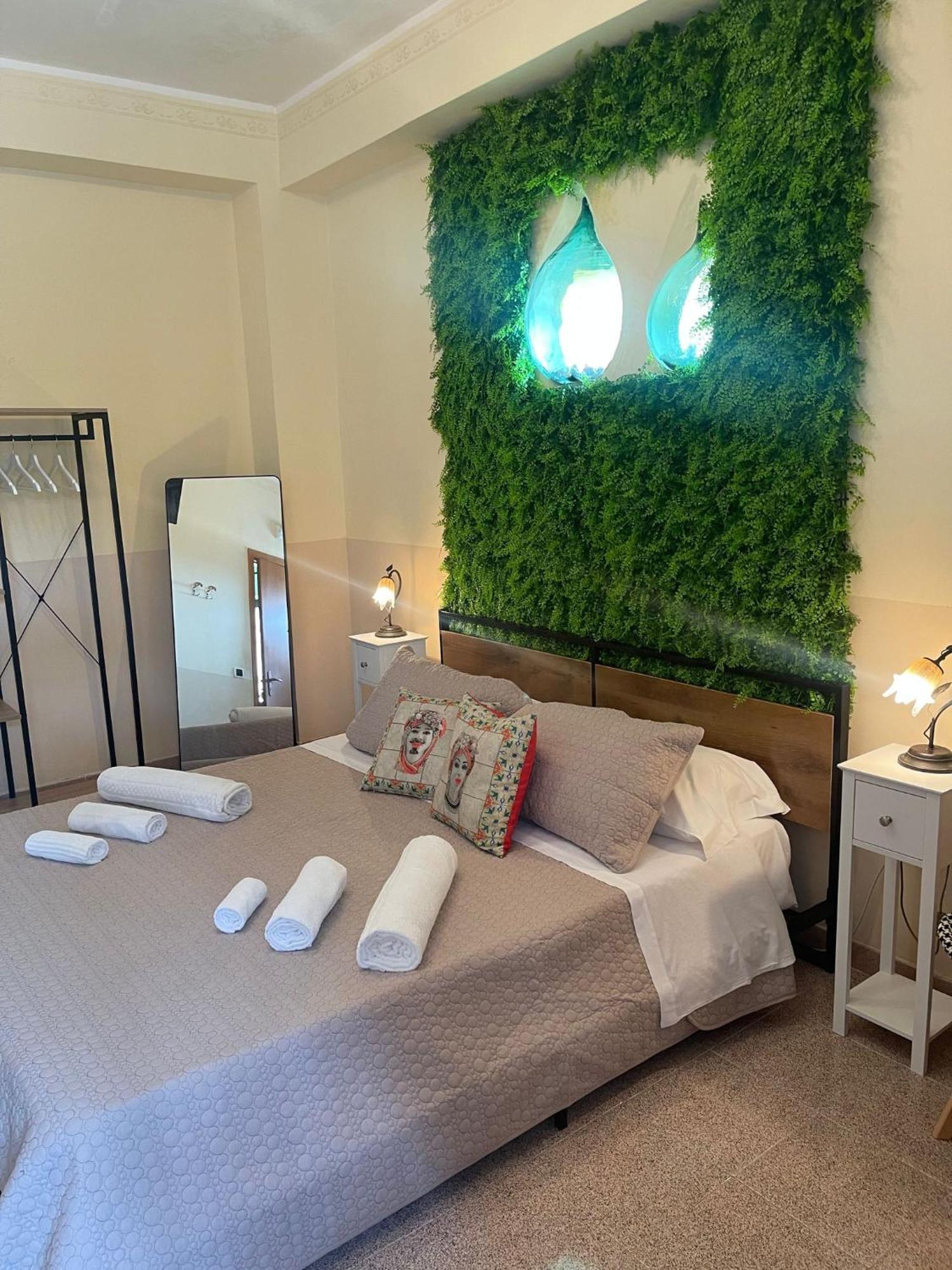 カラタビアーノ Bed And Relax-Il Maniero Bed & Breakfast エクステリア 写真
