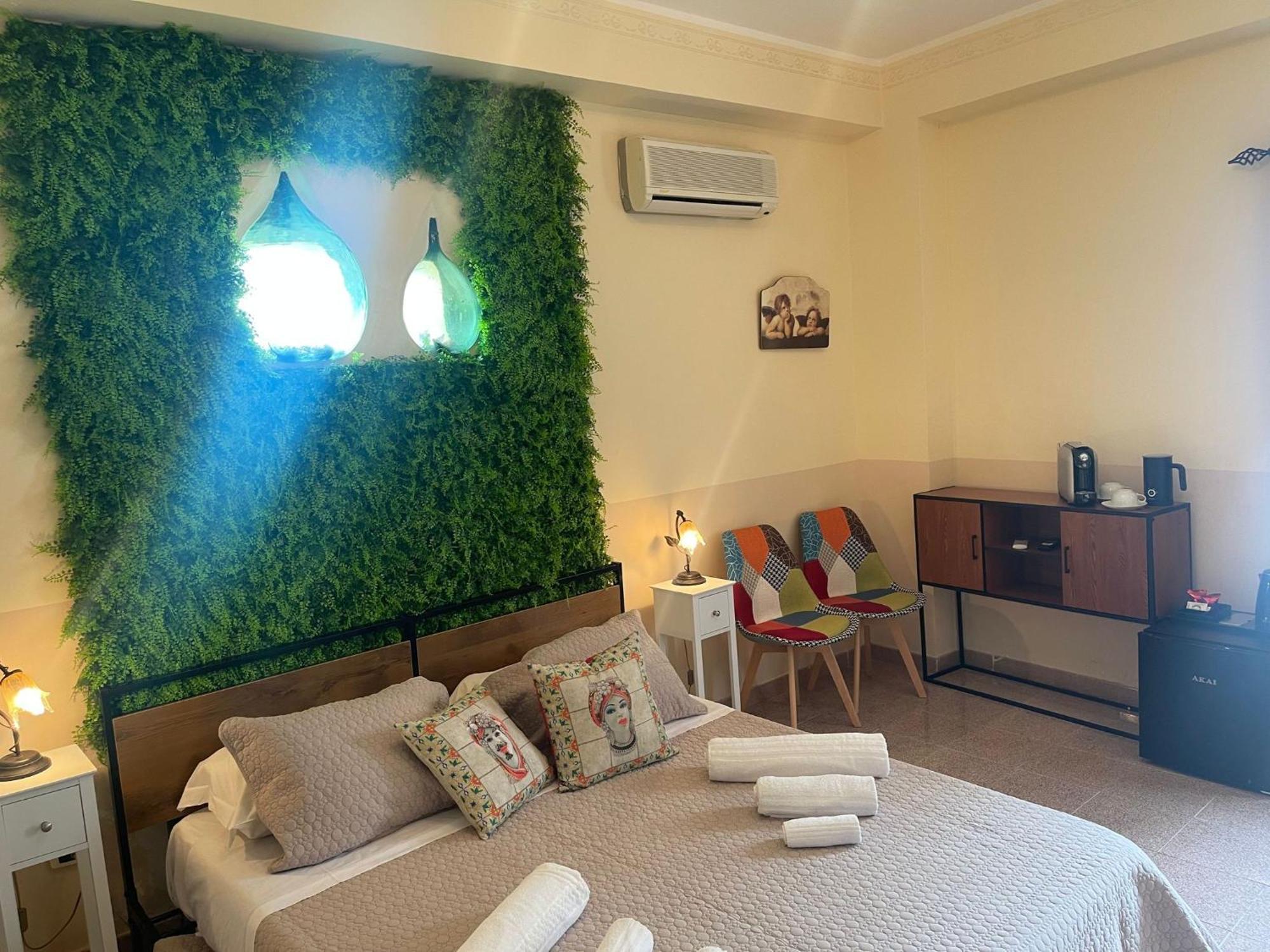 カラタビアーノ Bed And Relax-Il Maniero Bed & Breakfast エクステリア 写真