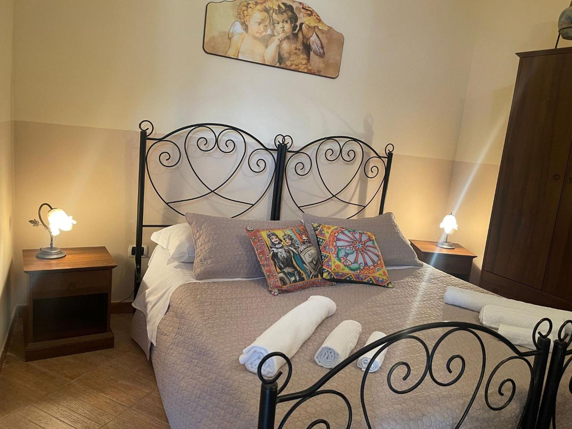 カラタビアーノ Bed And Relax-Il Maniero Bed & Breakfast エクステリア 写真